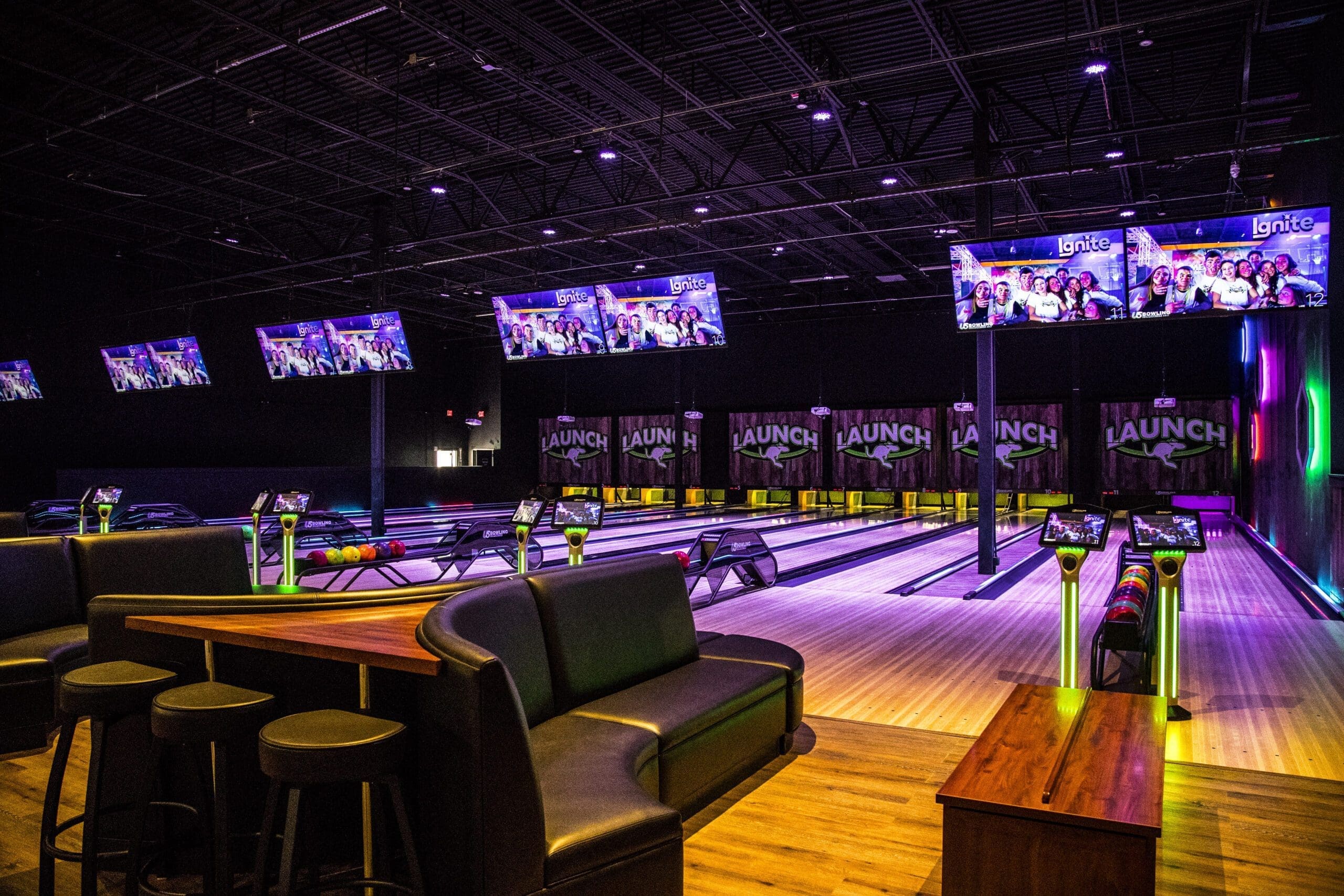 You are currently viewing How a Bowling Alley Can Attract and Retain Customers
