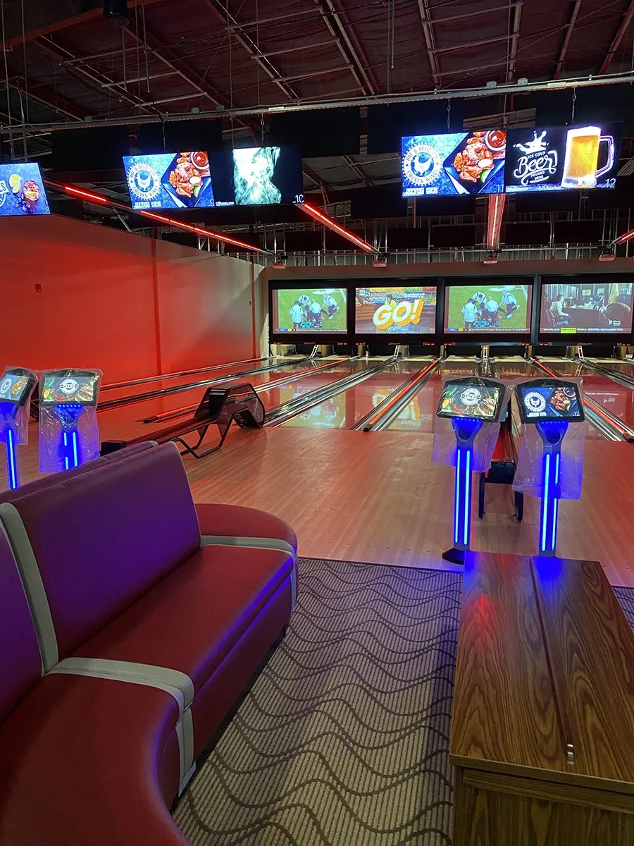 Crossroads Social FEC bowling