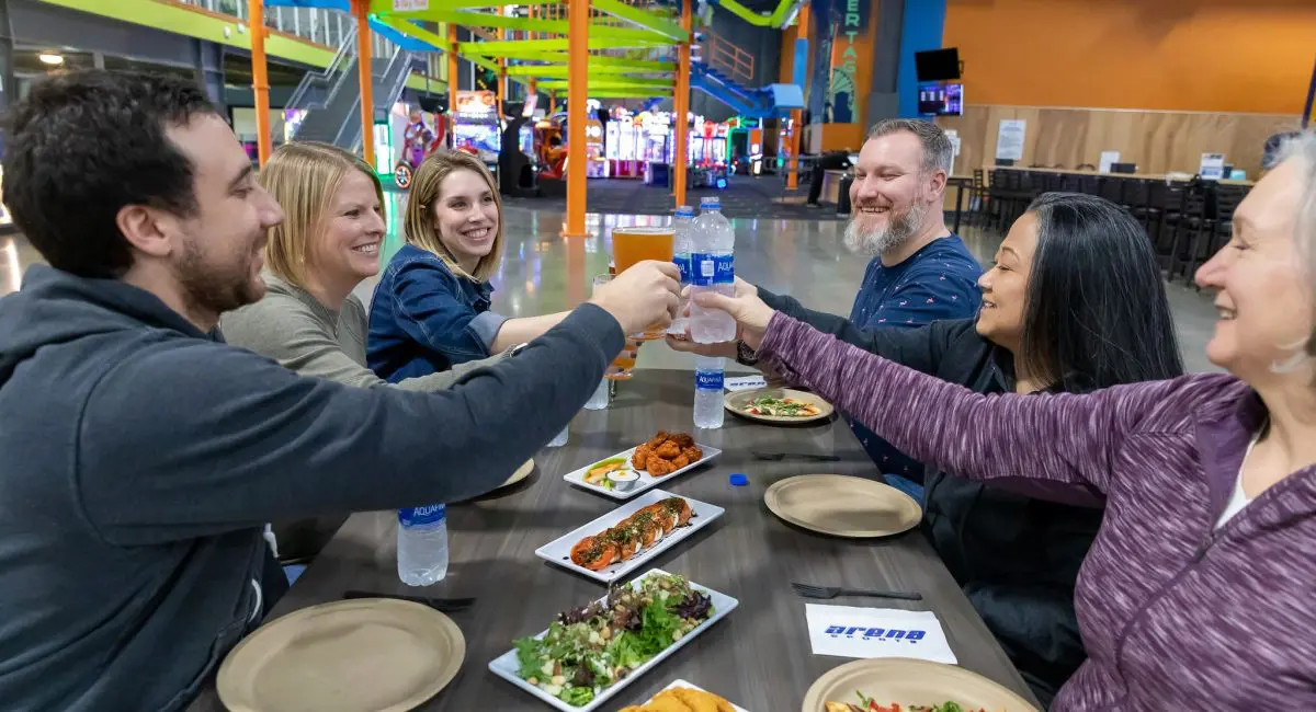 dining and drinks at Arena Sports by US Bowling